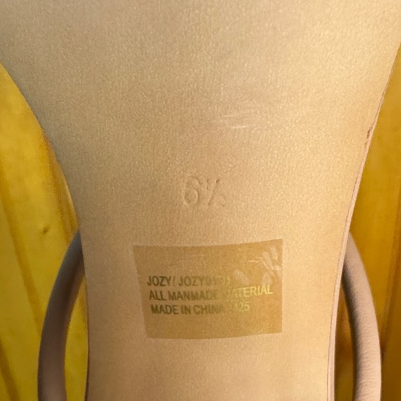 Steve Madden Nude Tan Strappy Block Heel Sandals - Picture 4 of 4